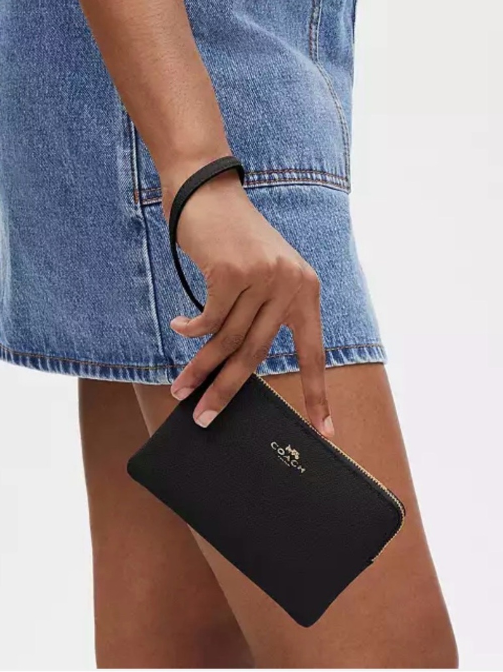 Coach Corner Zip Wristlet Black Crossgrain Leather with Gold Hardware, NWT, $88 - Picture 13 of 14